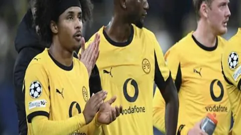 中国足球：4.8亿关注下，奥运辉煌难再，惨痛一幕引人深思